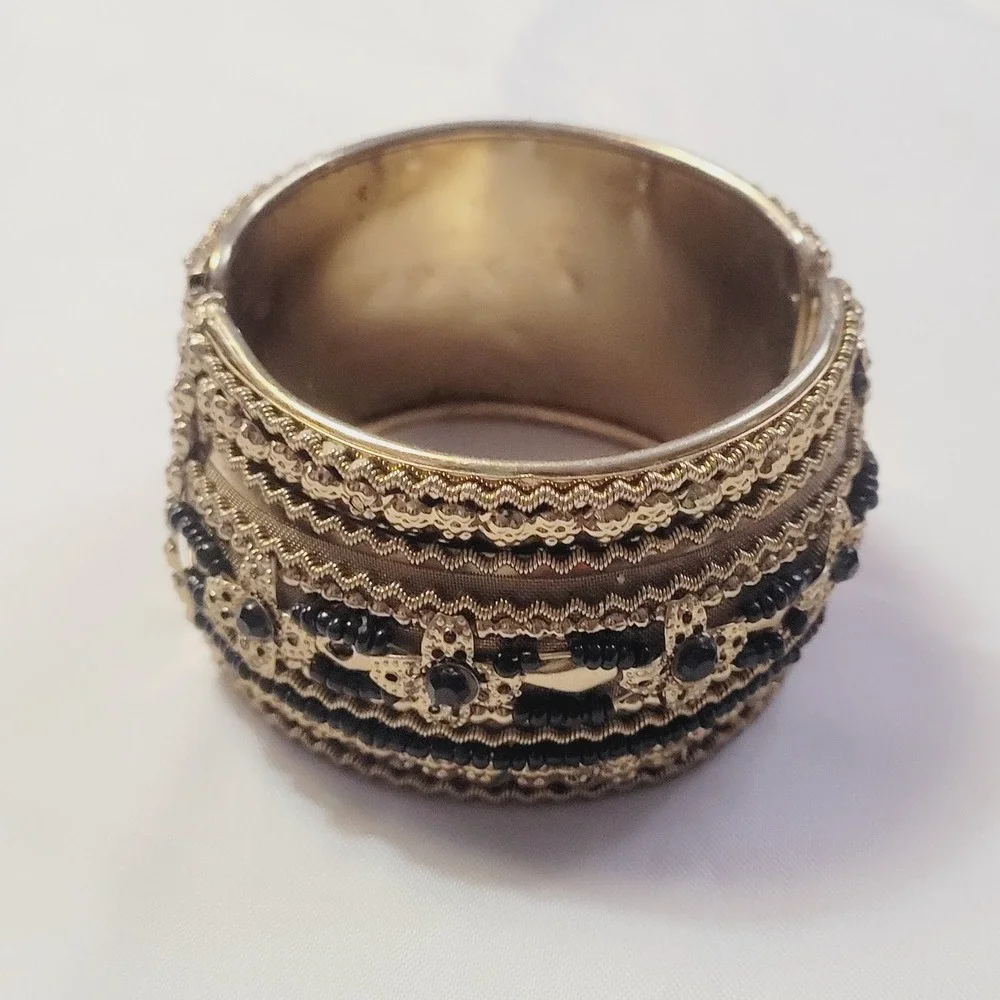 Women's Hinged Cuff Bracelet OS Gold Black Beaded Ornate Statement U13